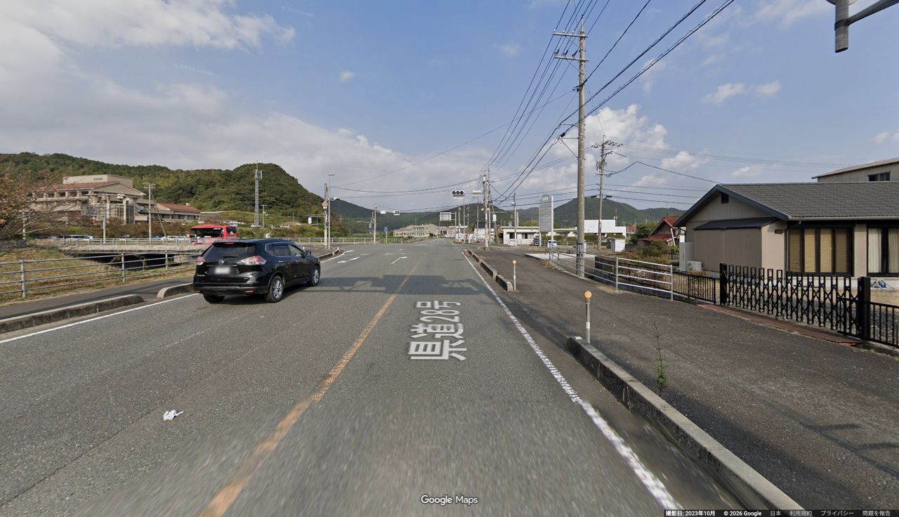 県道30号から大田交差点へ向かう道